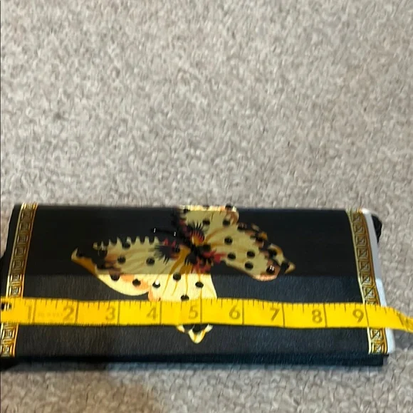 Elegant Black Butterfly Clutch - Picture 8 of 9